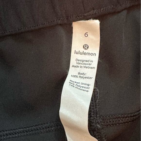 Lululemon athletica women’s black dress pant/trouser, size 6. Front pockets EUC - Picture 3 of 6